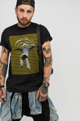 Футболка чоловіча