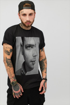 Футболка чоловіча