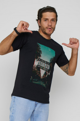 Футболка чоловіча